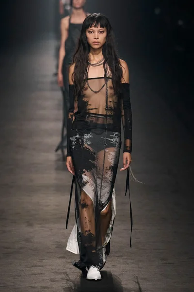 Look 9